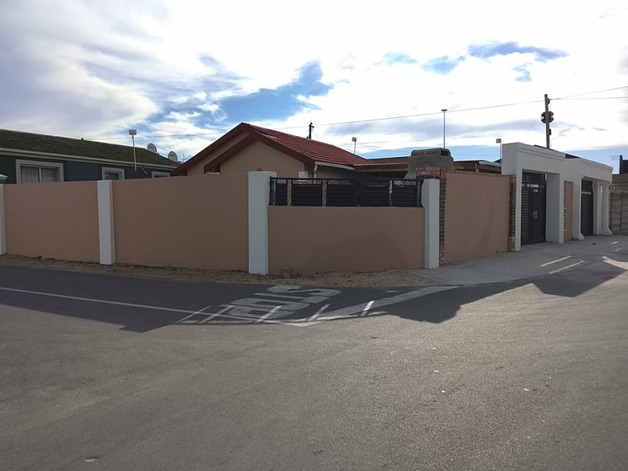  Bedroom Property for Sale in Llitha Park Western Cape